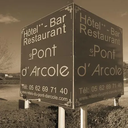 ホテル Logis Le Pont D'arcole