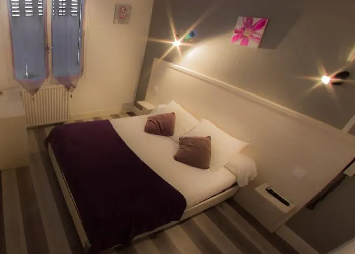 Logis Le Pont D'arcole Hotel Riscle