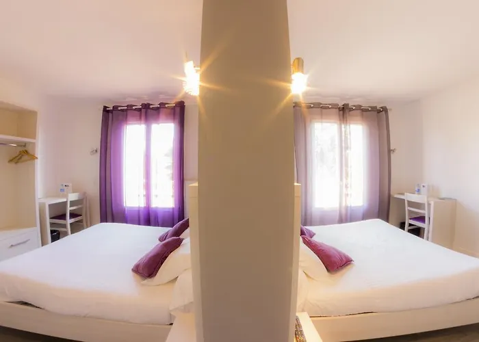 Hotel Logis Le Pont D'arcole Riscle