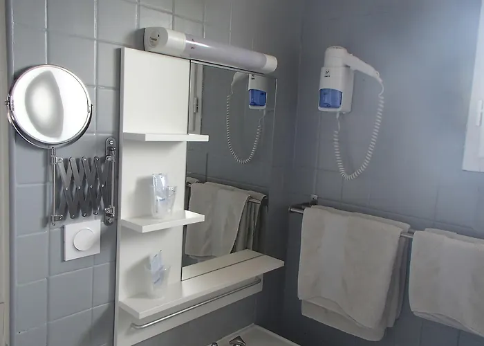 Logis Le Pont D'arcole 2*